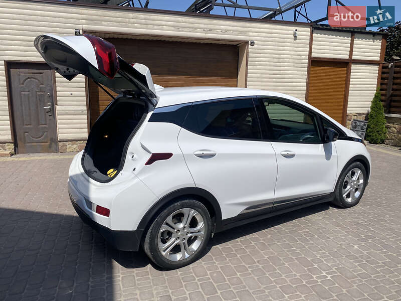 Хэтчбек Chevrolet Bolt EV 2017 в Тернополе фото 5 Хэтчбек Chevrolet Bolt EV 2017 в Тернополе