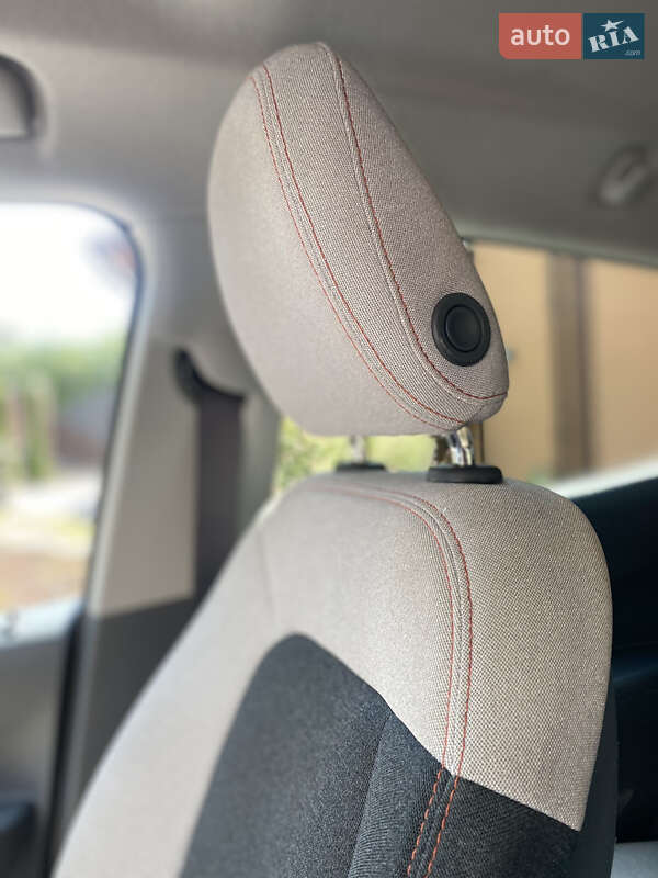 Хэтчбек Chevrolet Bolt EV 2017 в Тернополе фото 14 Хэтчбек Chevrolet Bolt EV 2017 в Тернополе