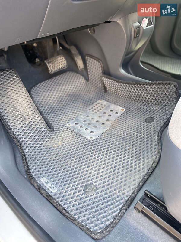 Хэтчбек Chevrolet Bolt EV 2017 в Тернополе фото 13 Хэтчбек Chevrolet Bolt EV 2017 в Тернополе