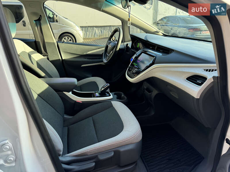 Хэтчбек Chevrolet Bolt EV 2017 в Ужгороде