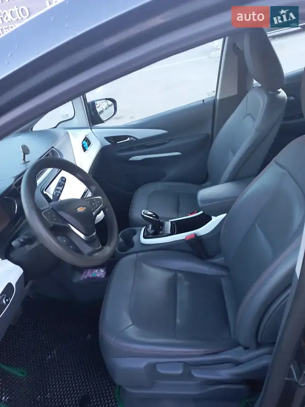 Хетчбек Chevrolet Bolt EV 2017 в 