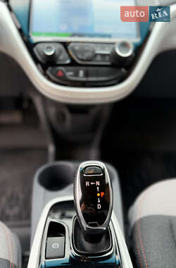 Хетчбек Chevrolet Bolt EV 2019 в 