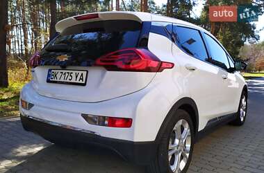 Хэтчбек Chevrolet Bolt EV 2020 в 