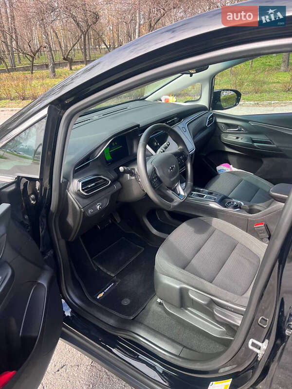 Хэтчбек Chevrolet Bolt EV 2023 в Киеве