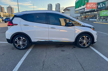 Хетчбек Chevrolet Bolt EV 2021 в 