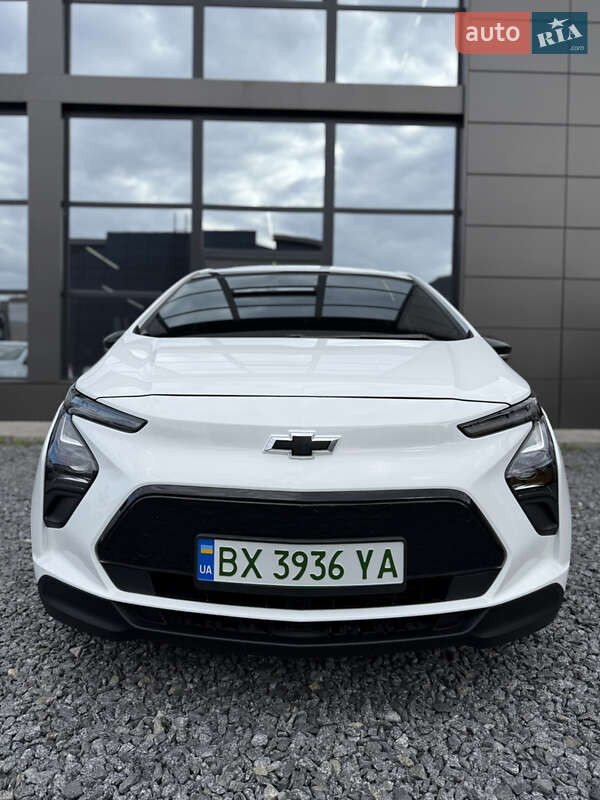 Хэтчбек Chevrolet Bolt EV 2023 в 