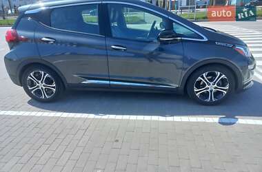 Хэтчбек Chevrolet Bolt EV 2017 в 