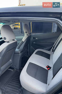 Хэтчбек Chevrolet Bolt EV 2017 в 