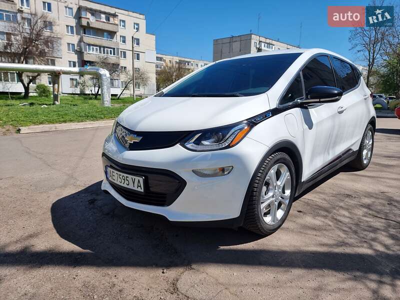 Хэтчбек Chevrolet Bolt EV 2019 в 