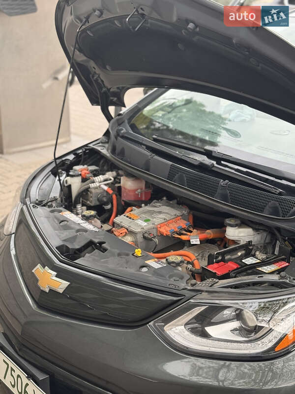 Хетчбек Chevrolet Bolt EV 2018 в Києві фото 5 Хетчбек Chevrolet Bolt EV 2018 в Києві