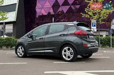 Хэтчбек Chevrolet Bolt EV 2017 в 