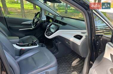 Хэтчбек Chevrolet Bolt EV 2017 в 