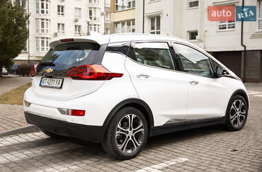Хэтчбек Chevrolet Bolt EV 2021 в 