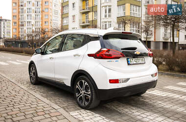 Хэтчбек Chevrolet Bolt EV 2021 в 