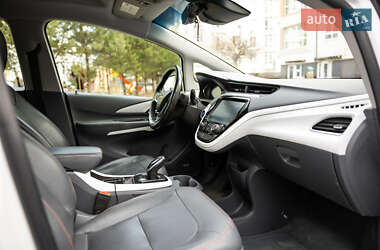 Хэтчбек Chevrolet Bolt EV 2021 в 