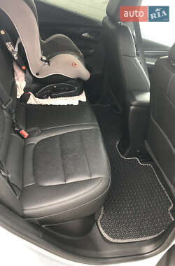 Хэтчбек Chevrolet Bolt EV 2023 в 
