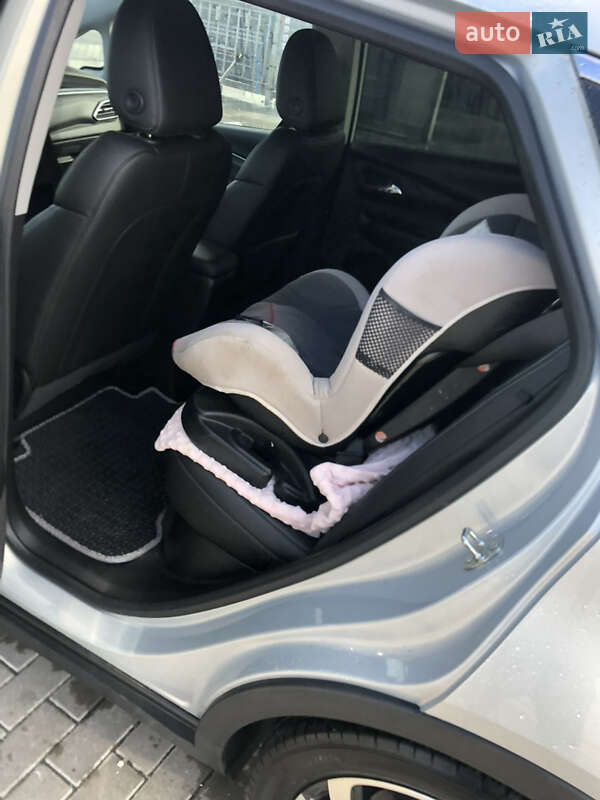 Хэтчбек Chevrolet Bolt EV 2023 в Львове фото 12 Хэтчбек Chevrolet Bolt EV 2023 в Львове