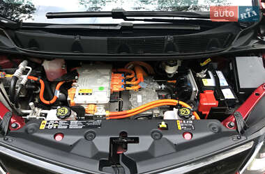Хетчбек Chevrolet Bolt EV 2017 в 