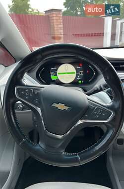 Хэтчбек Chevrolet Bolt EV 2018 в 