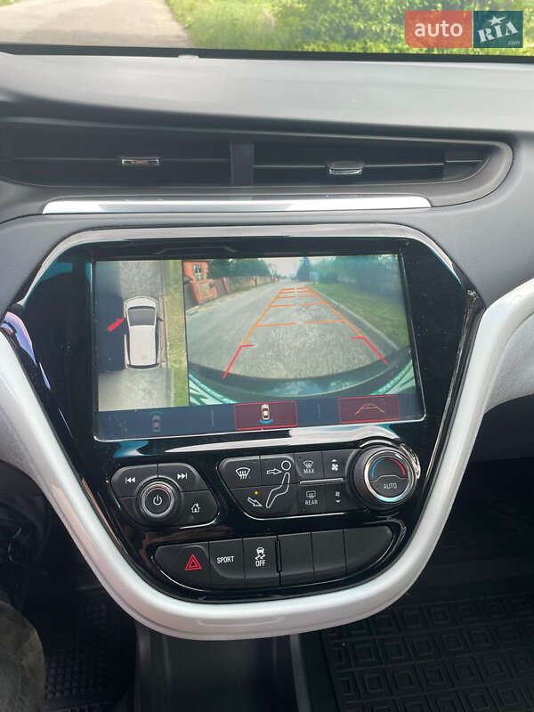 Хэтчбек Chevrolet Bolt EV 2017 в Ужгороде фото 10 Хэтчбек Chevrolet Bolt EV 2017 в Ужгороде