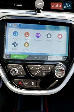 Хэтчбек Chevrolet Bolt EV 2017 в 