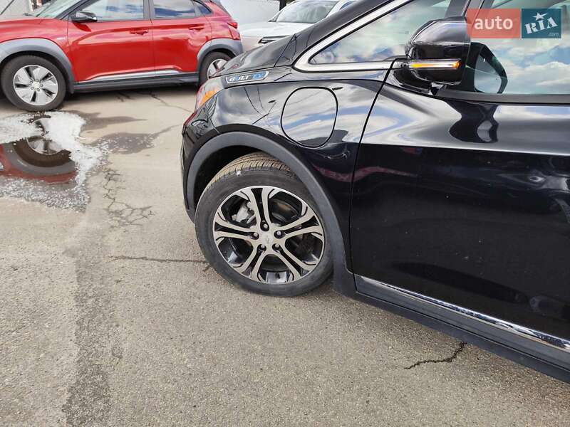 Хэтчбек Chevrolet Bolt EV 2017 в Киеве