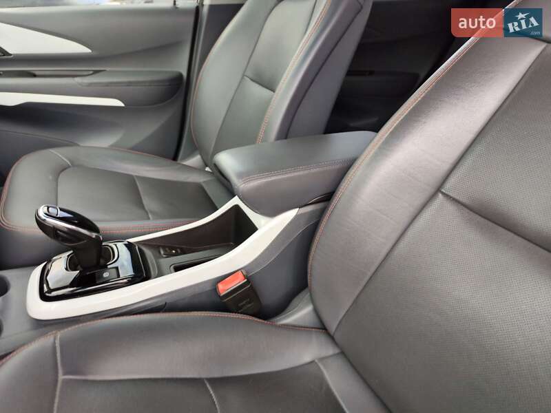 Хэтчбек Chevrolet Bolt EV 2017 в Киеве