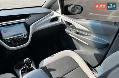 Хэтчбек Chevrolet Bolt EV 2017 в 