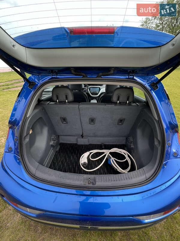 Хэтчбек Chevrolet Bolt EV 2017 в Сокале