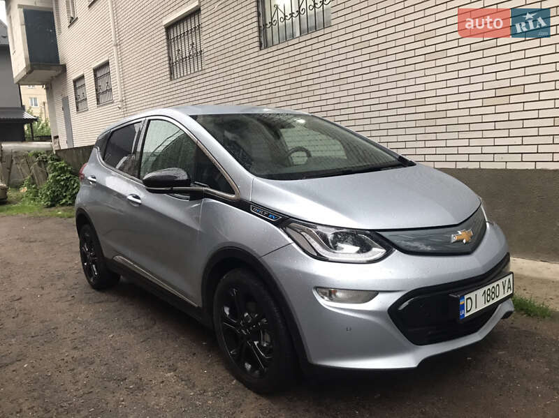 Хэтчбек Chevrolet Bolt EV 2017 в 