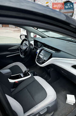 Хэтчбек Chevrolet Bolt EV 2017 в 