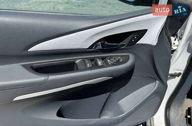 Хэтчбек Chevrolet Bolt EV 2018 в 