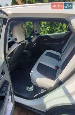 Хэтчбек Chevrolet Bolt EV 2017 в 