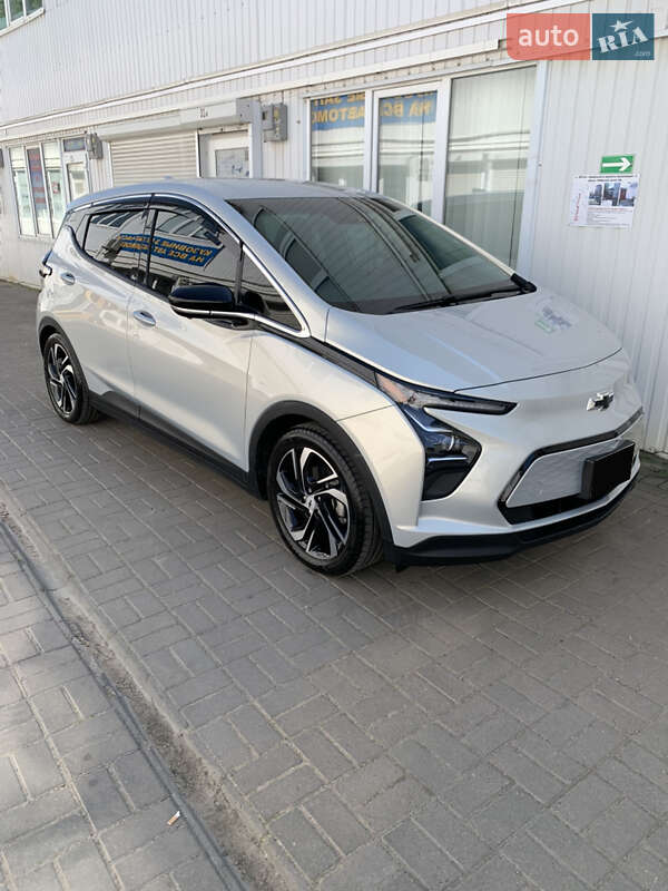 Хэтчбек Chevrolet Bolt EV 2022 в 