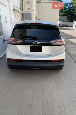 Хэтчбек Chevrolet Bolt EV 2022 в 