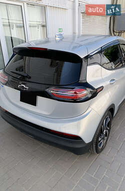 Хэтчбек Chevrolet Bolt EV 2022 в 