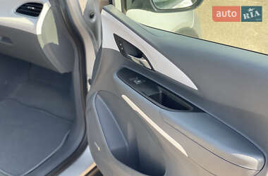 Хэтчбек Chevrolet Bolt EV 2017 в 