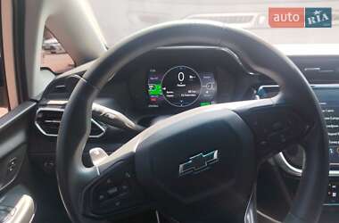 Хэтчбек Chevrolet Bolt EV 2023 в 