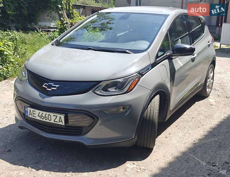 Хэтчбек Chevrolet Bolt EV 2018 в 