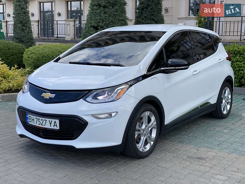 Хэтчбек Chevrolet Bolt EV 2017 в 