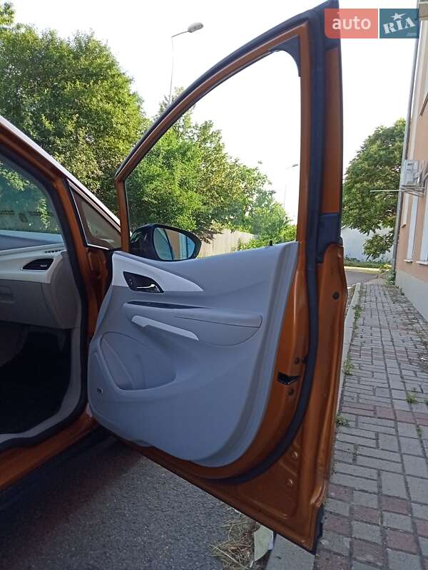 Хэтчбек Chevrolet Bolt EV 2017 в Ужгороде