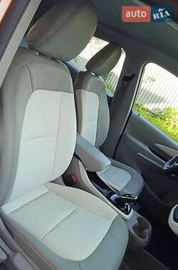 Хэтчбек Chevrolet Bolt EV 2017 в 