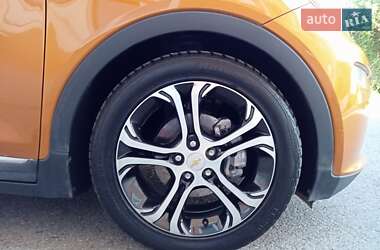 Хэтчбек Chevrolet Bolt EV 2017 в 