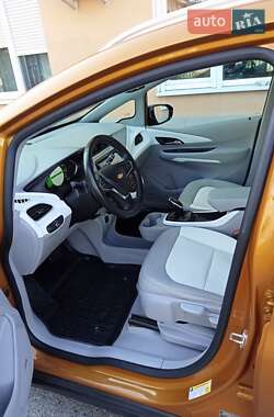 Хэтчбек Chevrolet Bolt EV 2017 в 