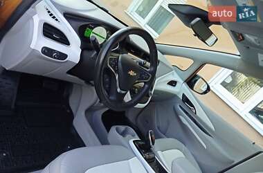 Хэтчбек Chevrolet Bolt EV 2017 в 