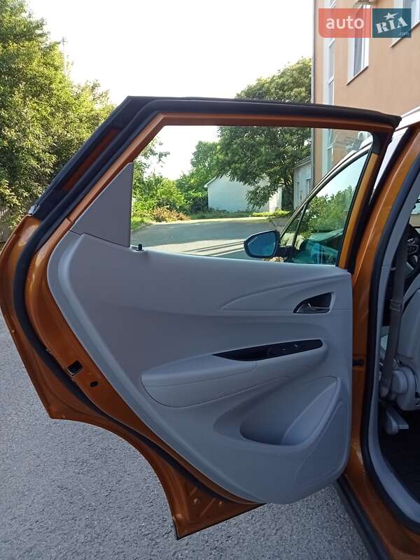 Хэтчбек Chevrolet Bolt EV 2017 в Ужгороде