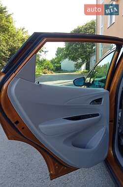 Хэтчбек Chevrolet Bolt EV 2017 в 