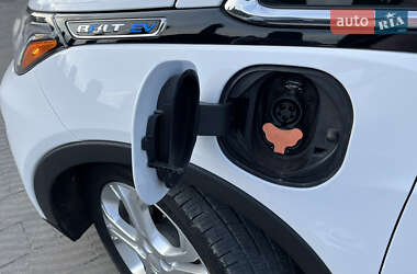 Хэтчбек Chevrolet Bolt EV 2020 в 