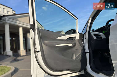 Хэтчбек Chevrolet Bolt EV 2020 в 