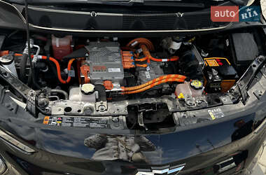Хэтчбек Chevrolet Bolt EV 2023 в 